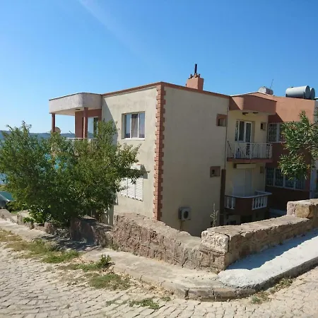 Cunda Yeni Yolda Mobilyali Denize Sifir Daire
