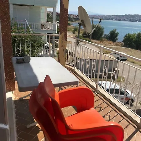 شقة Cunda Yeni Yolda Mobilyali Denize Sifir Daire *